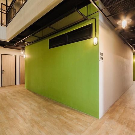Urbanview Caverna Gandaria By Reddoorz Jakarta Exterior photo
