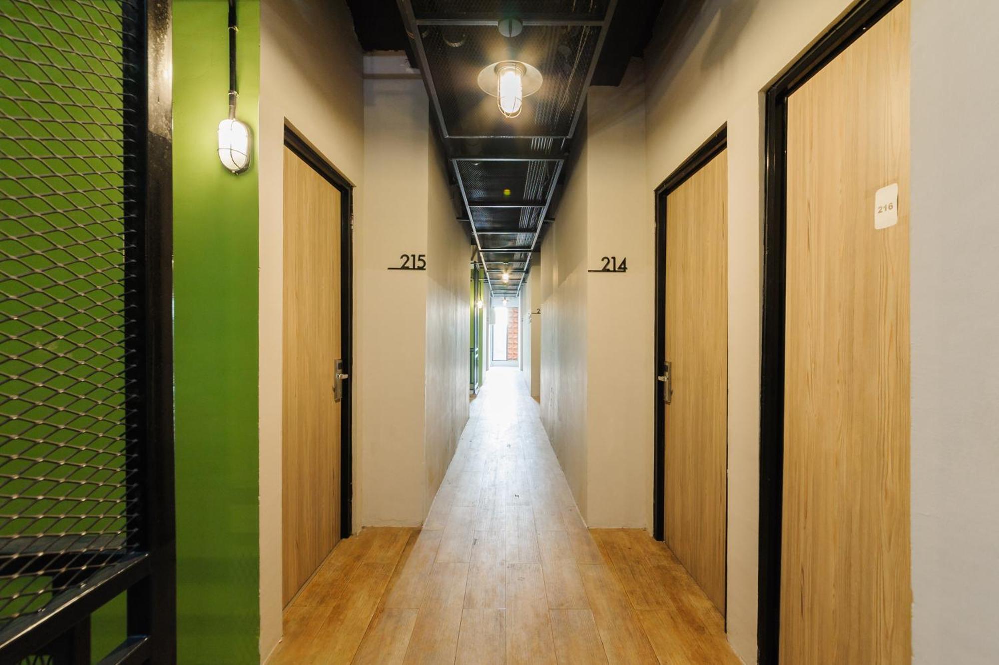 Urbanview Caverna Gandaria By Reddoorz Jakarta Exterior photo