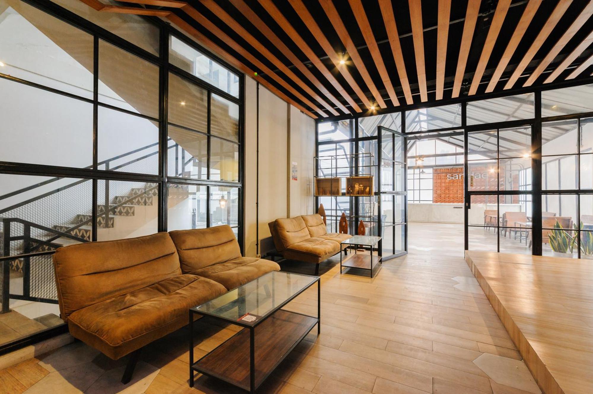Urbanview Caverna Gandaria By Reddoorz Jakarta Exterior photo