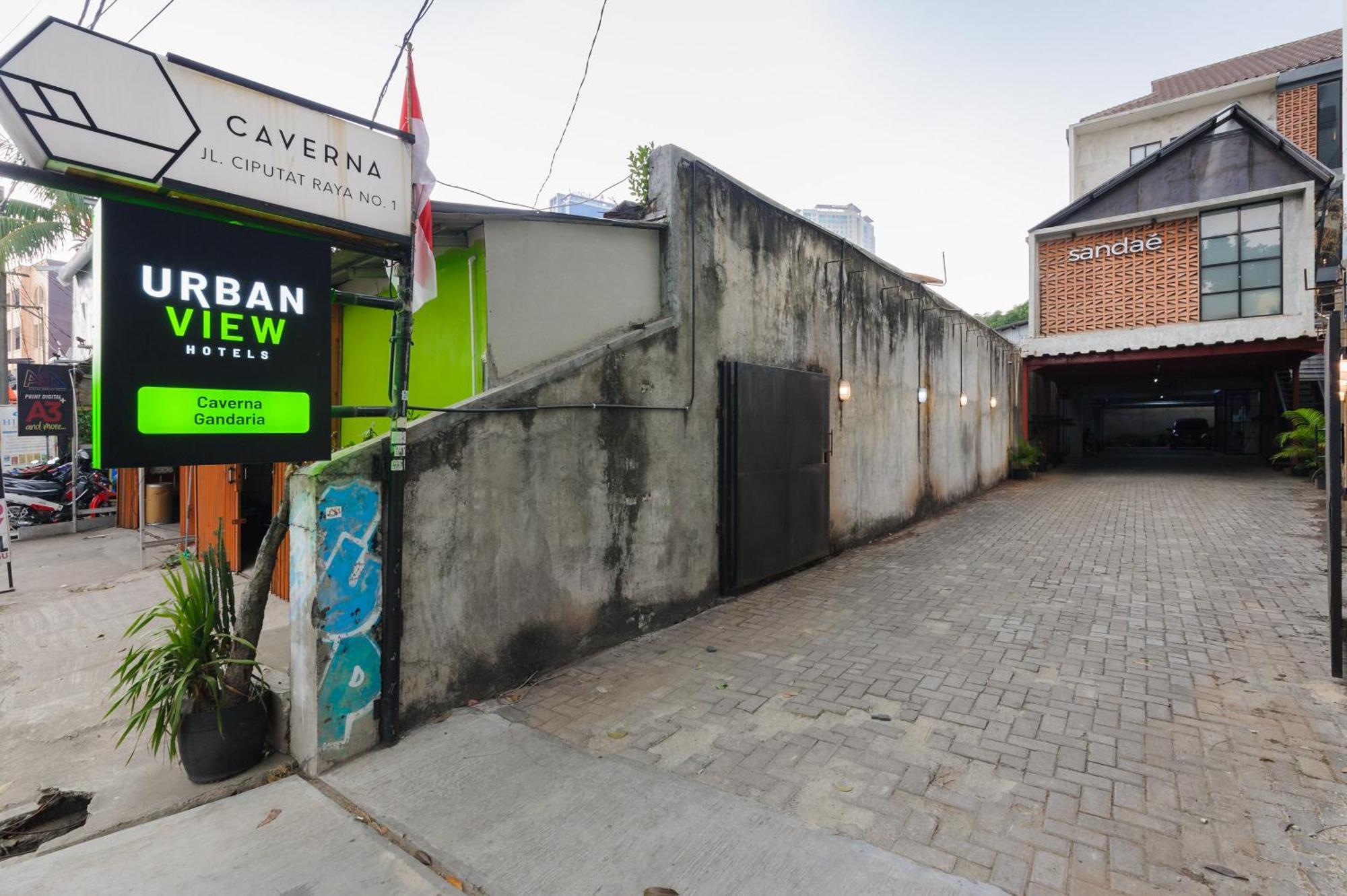 Urbanview Caverna Gandaria By Reddoorz Jakarta Exterior photo