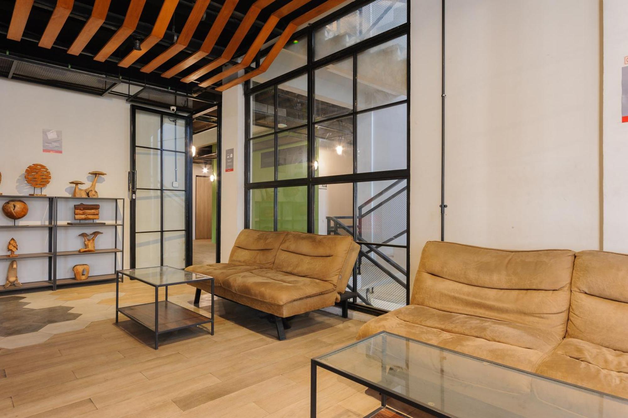 Urbanview Caverna Gandaria By Reddoorz Jakarta Exterior photo